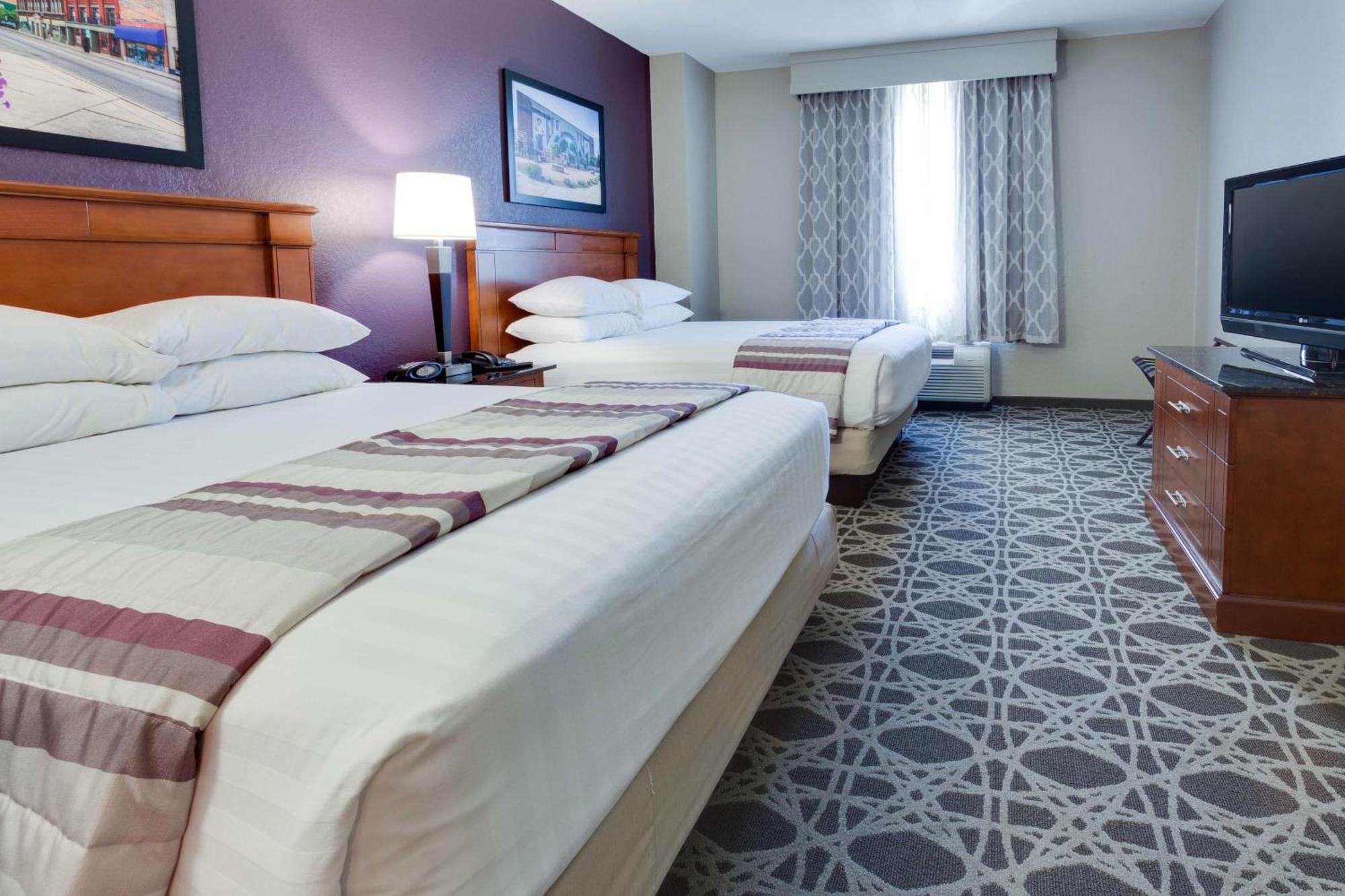 Drury Inn & Suites Middletown Franklin Bagian luar foto