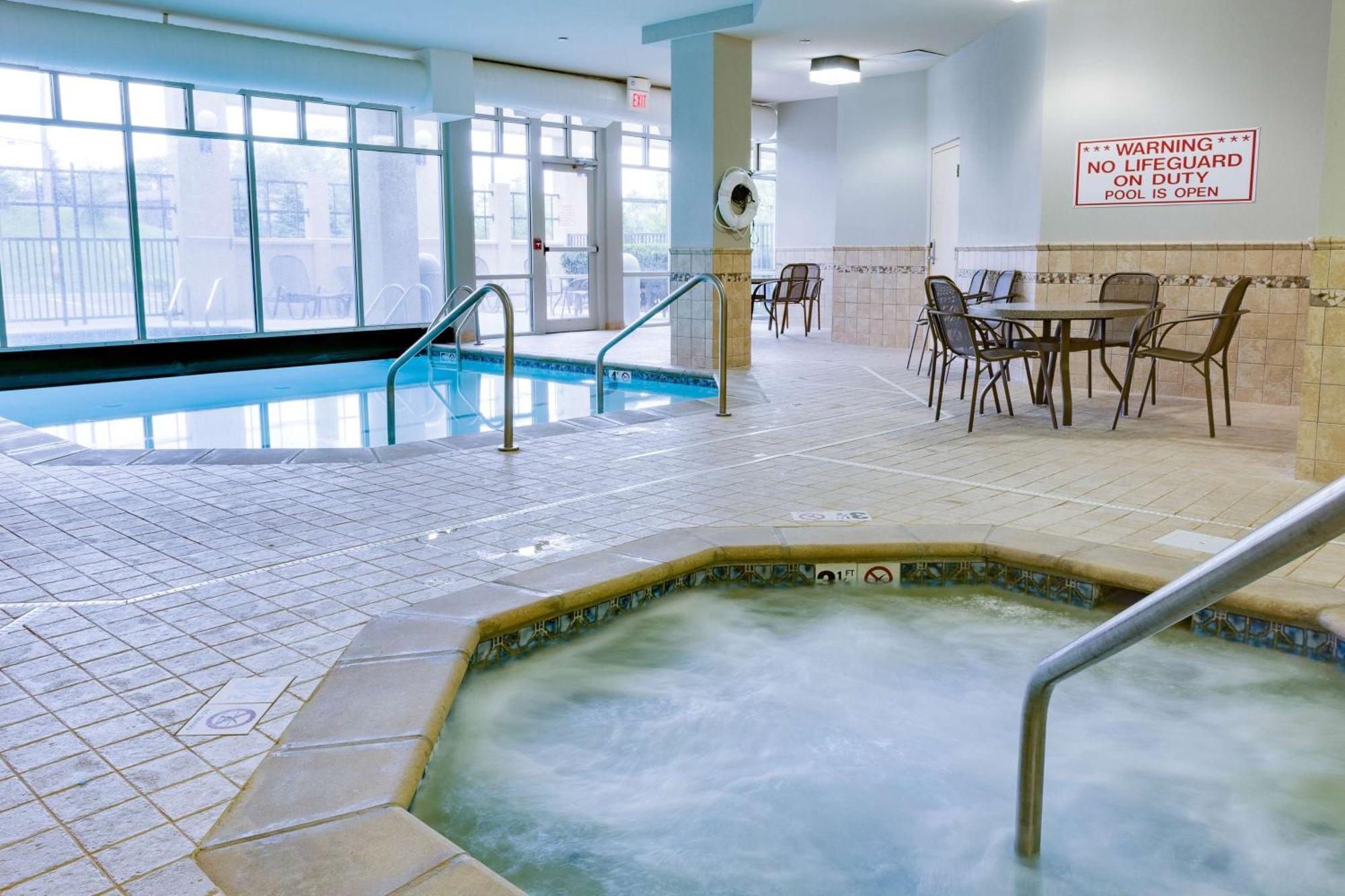 Drury Inn & Suites Middletown Franklin Bagian luar foto