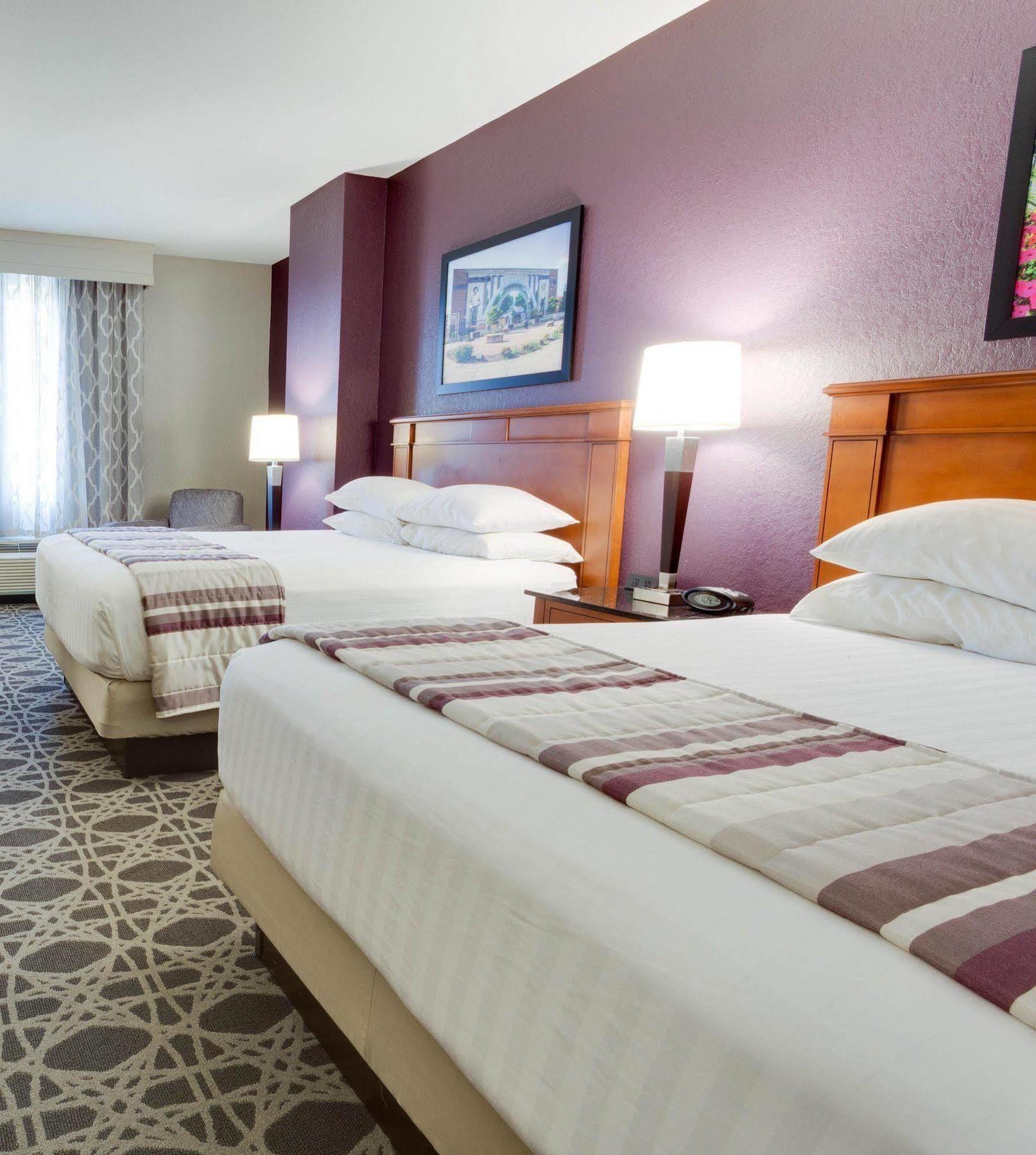 Drury Inn & Suites Middletown Franklin Bagian luar foto